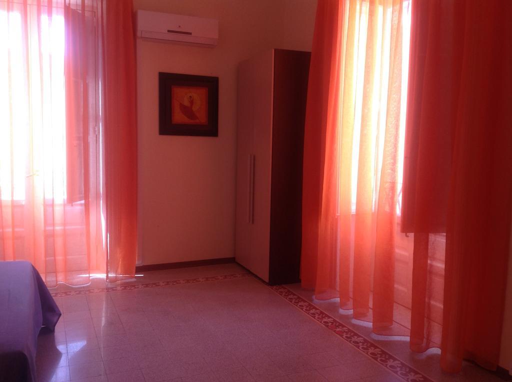 Centrale Trapani Cameră foto